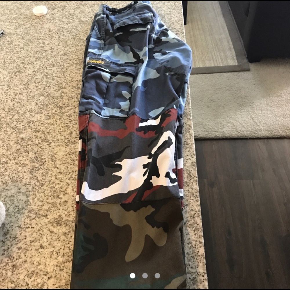 Gnarcotic tri Camo Pants NEW size M